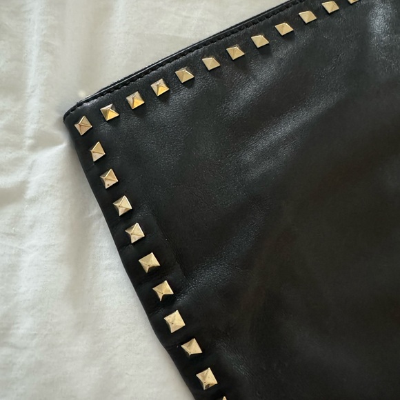Valentino Rocktstud Vitello Oversized Clutch with wrist strap - Picture 7 of 10